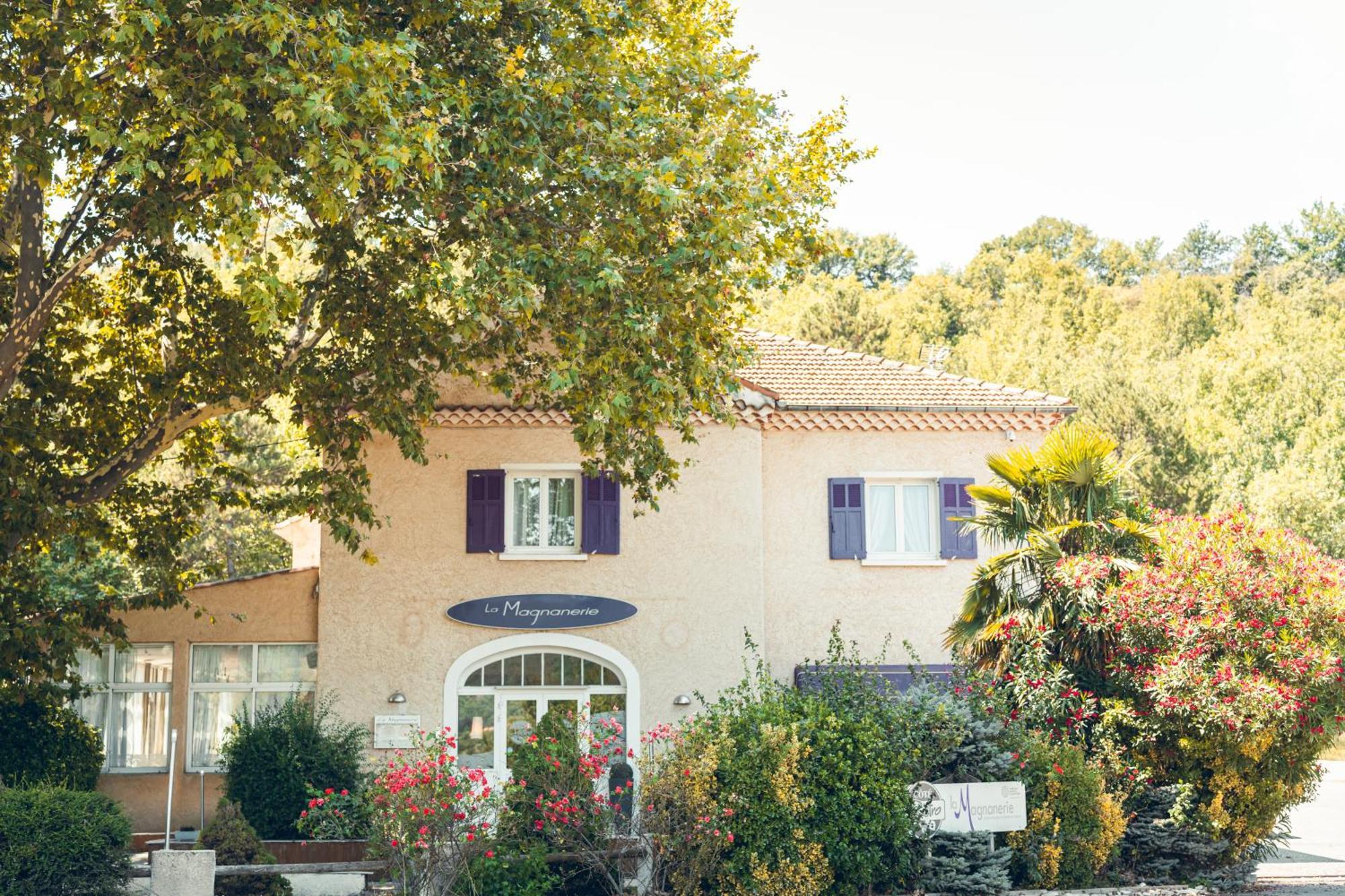 Logis Hotel La Magnanerie - Cote Bistro Aubignosc Εξωτερικό φωτογραφία