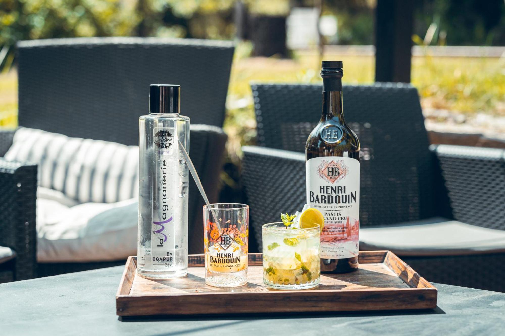 Logis Hotel La Magnanerie - Cote Bistro Aubignosc Εξωτερικό φωτογραφία